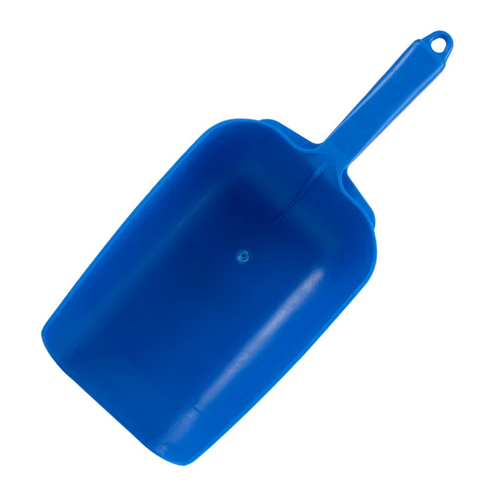 Plastic Feed Scoop 3 Qt