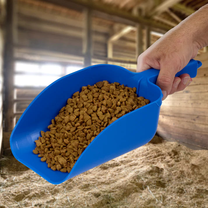 Plastic Feed Scoop 3 Qt